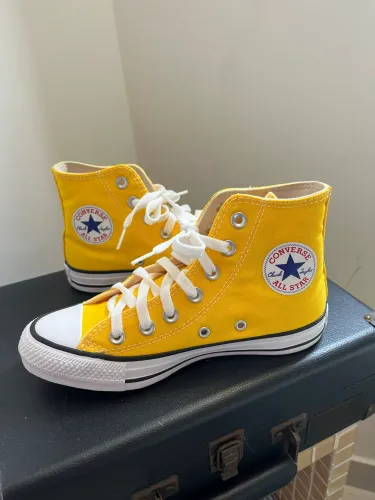 Tênis Converse Feminino Cano Alto Chuck Taylor All Star Hi - Amarelo+Preto