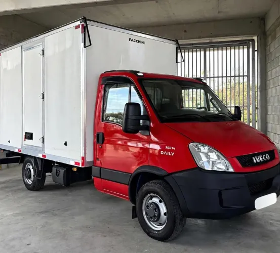 Iveco daily 35s14/baú c seca /2019
