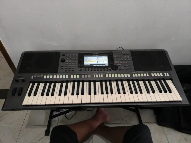 Teclado Yamaha PSR S770 Arranjador - Sampleado
