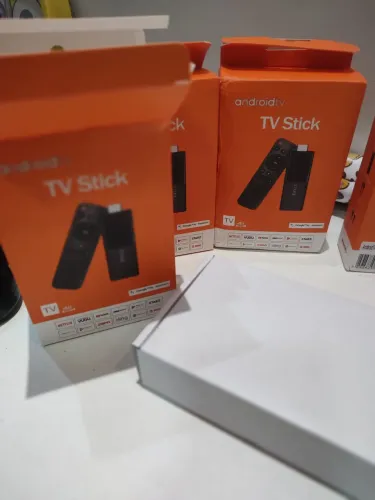 Tv stick com comando de voz novo na caixa <br>210 pra vir buscar <br>220 pra entregar 
