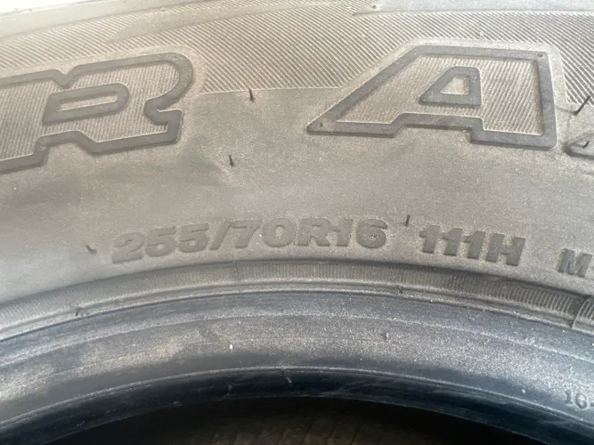 Pneu 255/70R16