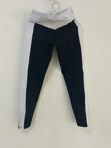 Calça legging preta e branca