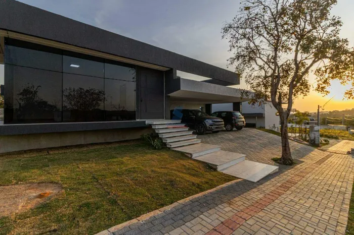 Casa de condomínio à venda, 4 quartos, 4 suítes, 6 vagas, Estância do Lago - Contagem/MG