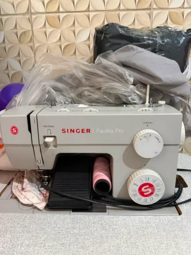Máquina de Costura Singer Facilita Pro