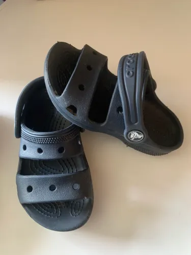 Crocs aberta azul marinho