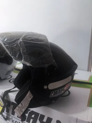 Capacete new liberty 3. Novos na caixa.