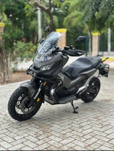 ? HONDA X-ADV 750 a mais completa com acessórios