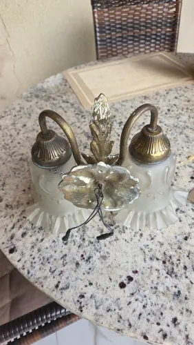 ? Arandela de Parede Vintage em Metal e Vidro Fosco - 2 Lâmpadas