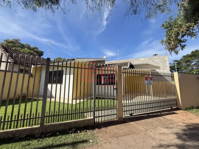 Casa Residencial com 2 quartos para alugar por R$ 1500.00, 69.65 m2 - LOTEAMENTO MADRID -