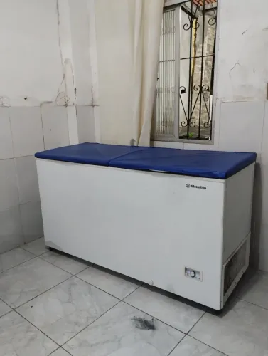 Freezer horizontal 543 litros bivolt Metalfrio
