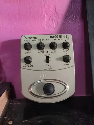 Pedal bass amp/modeler