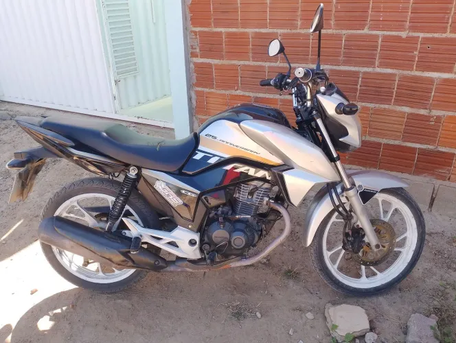 Vendo titan edição limitada. Troco em carro tmb