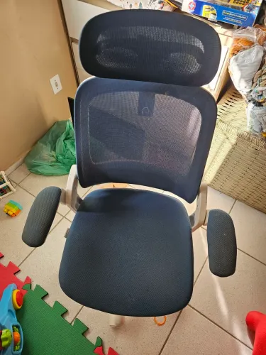 Cadeira ergonômica elements