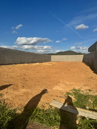Lote e construção no Dahma 2