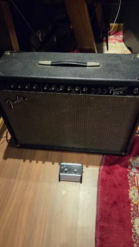 Fender Frontman 212 R
