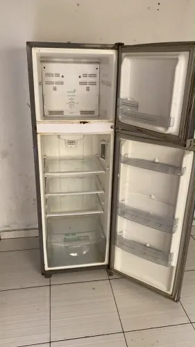 Vende se geladeira inox