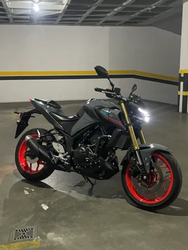 YAMAHA MT-03 ? IMPECÁVEL | 10.800 KM | PNEUS DIABLO ROSSO NOVOS