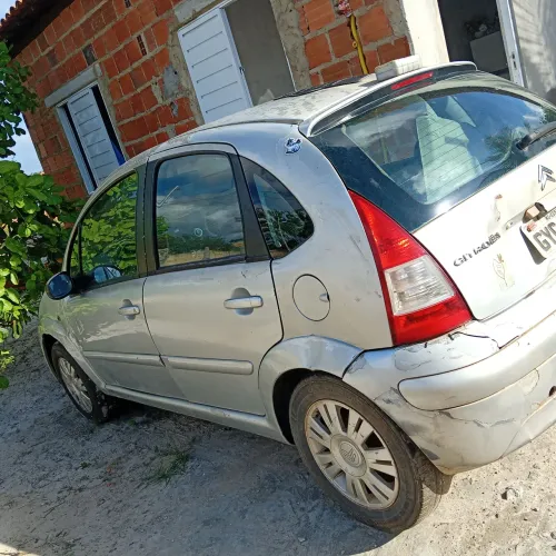 Citroen C3 GLX 1.4/ GLX Sonora 1.4 Flex 8V 5P 2011