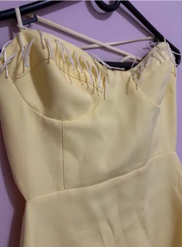 VESTIDO BORDADO COM MIÇANGAS