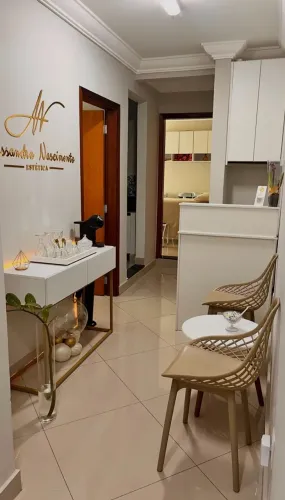 Clínica estética venda tudo que está dentro decoração, aparalheros e móveis!Passo o ponto?