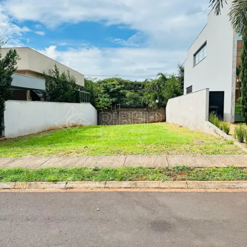 Terreno em condomínio com 333m² à venda no Vila do Golf