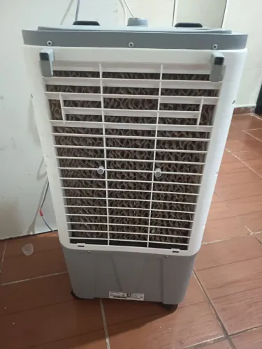 Vendo climatizador e ventilador com reservatório de água para sair hj baratinho