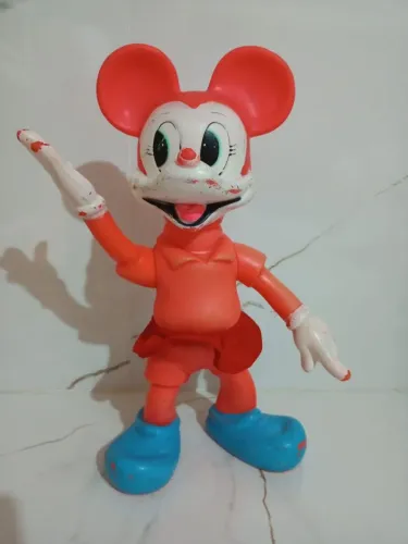 Antiga boneca Minie da Estrela