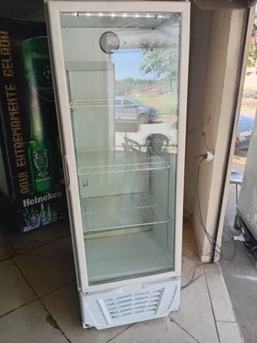 Expositor Gelopar 414 litros 1.790,00 reais