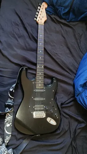 Guitarra Shelter California Standard HSS Preta Stratocaster 