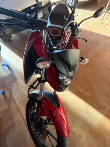 Vende-se CG TITAN 160 2025/26 completa