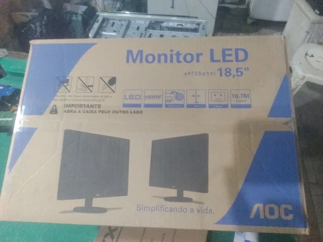 Monitor novo na caixa lacrado 18.5 meio polegadas tem entrada HDMI e VGA novo 300 reais