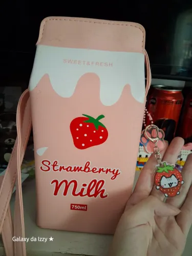 Bolsa caixa de leite de morango ?