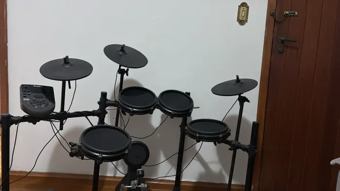 Bateria eletrônica alesis nitro mesh