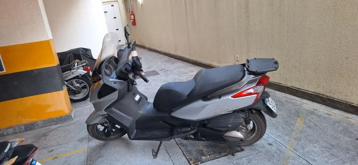 Vendo/troco moto Downtown 300 i