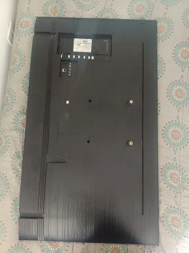 Vendo Smart TV Samsung de 50 polegadas, modelo UN50RU7100, com resolução 4K (Painel RGB)