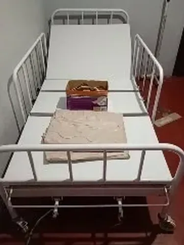 Vendo cama hospitalar e colchão pneumático