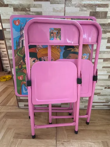 Mesa com 2 cadeiras