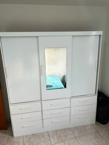 Guarda-roupa 3 portas e 9 gavetas Casal