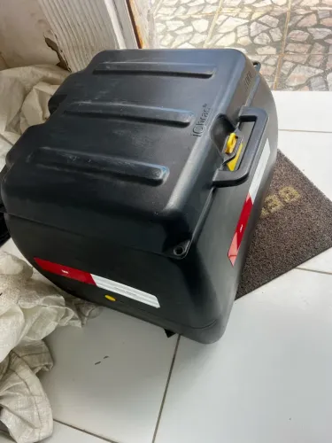 BAÚ +SUPORTE + CINTAS 450,00