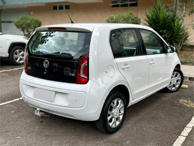 Volkswagen Up! High 1.0 TSI Total Flex 12V 5P 2016