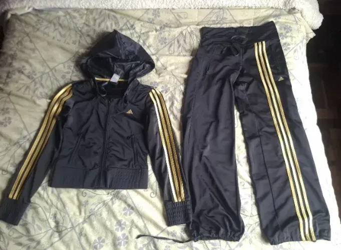 Abrigo Adidas Feminino P calça e casaco com capuz original preto e dourado