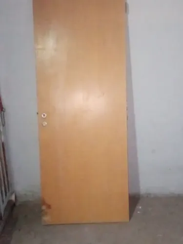 Porta de madeira; somente 100, 00