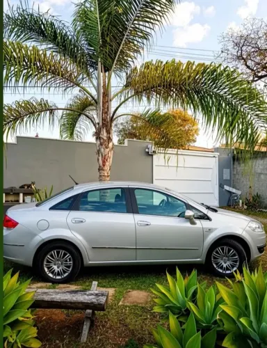 Fiat Linea Essence 1.8 Flex 16V 4P 2015