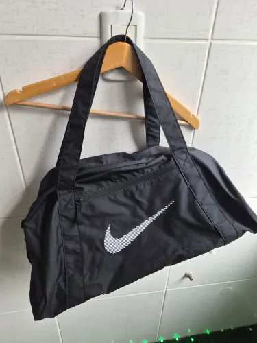 Mochila Bag Nike tamanho médio, prática!