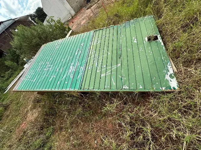 Portão chapeado 4,00x2,00 com passagem de pedestre