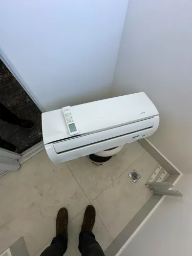 Ar-Condicionado Split Inverter 9000 BTUs Springer Midea