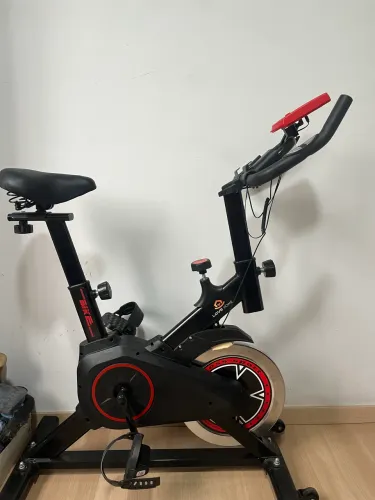 Bicicleta spinning ergométrica