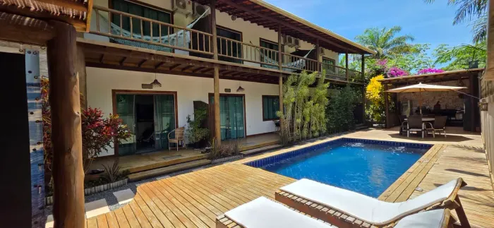 Casa Dúplex em condomínio fechado, Piscina, Hidro, Churrasq, Área Lazer em Taipu de Fora-M