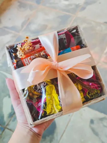 Cesta de Chocolate Presente | Caixa romântica | Dia dos namorados, Mães e Aniversário