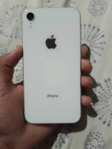 iPhone XR semi novo